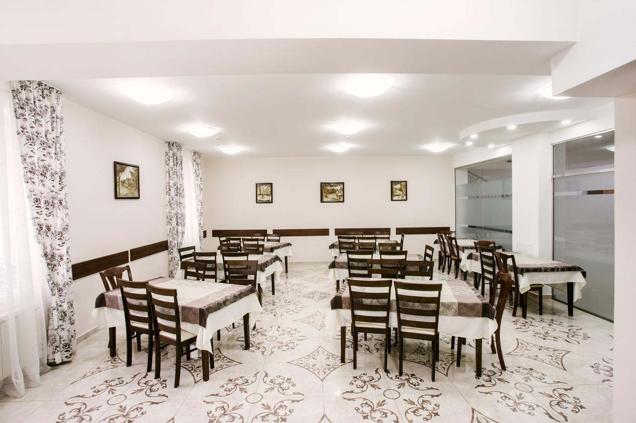 Fides Hotel Chişinǎu Buitenkant foto